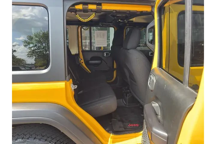 $28225 : Jeep Wrangler Unlimited 2020 image 9