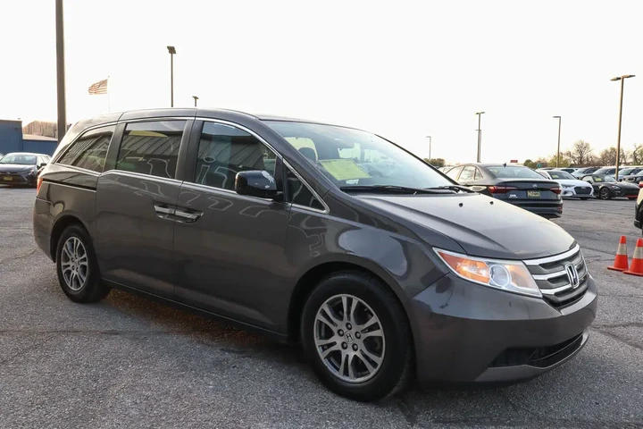 $8949 : 2013 Odyssey 5dr EX image 3