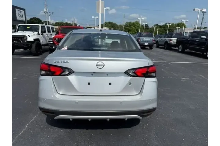 $17995 : Nissan Versa 2025 S 4dr Seda image 5
