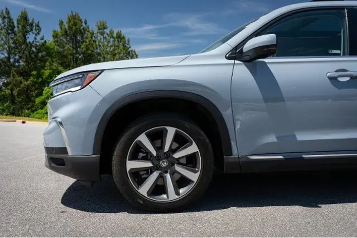 $39874 : Honda Pilot 2024 Touring 4dr image 4