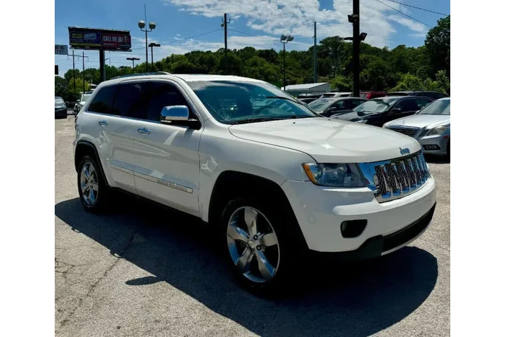$6900 : 2011 Grand Cherokee Overland image 1