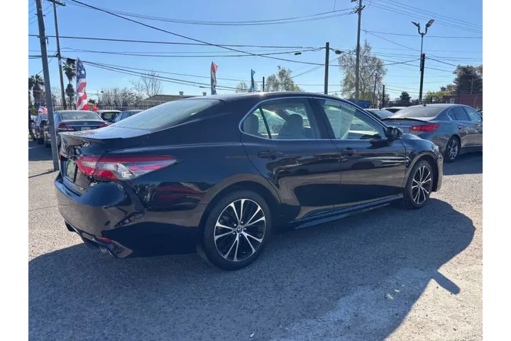 $13999 : 2018 Camry SE image 6