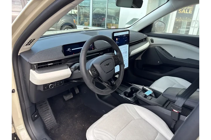 $38995 : Ford Mustang Mach-E 2025 AWD image 9