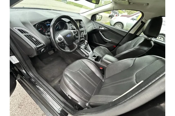 $4990 : 2012 Focus Titanium image 10