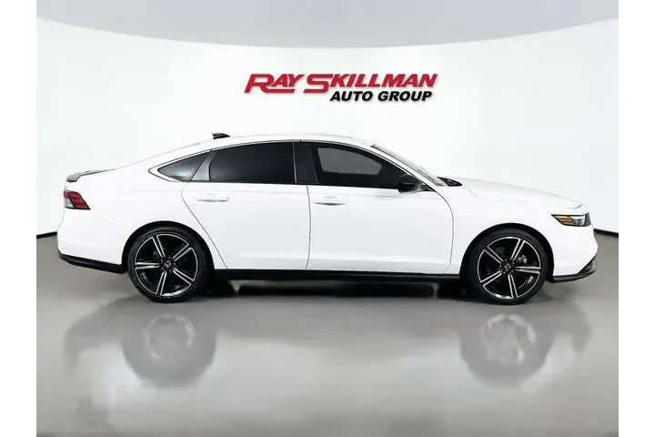 $26988 : Honda Accord Hybrid 2023 Spo image 8