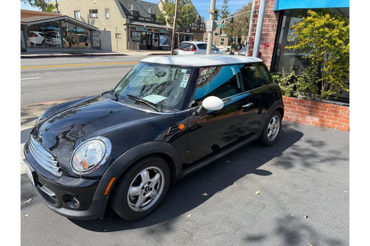 $6995 : MINI Cooper 2011 Base 2dr Ha image 1