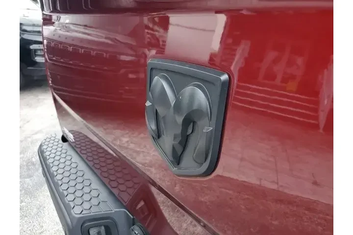 $25900 : Ram 1500 Classic 2024 4x2 SL image 10