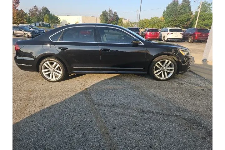 $9077 : Pre-Owned 2017 Passat 1.8T SE image 2