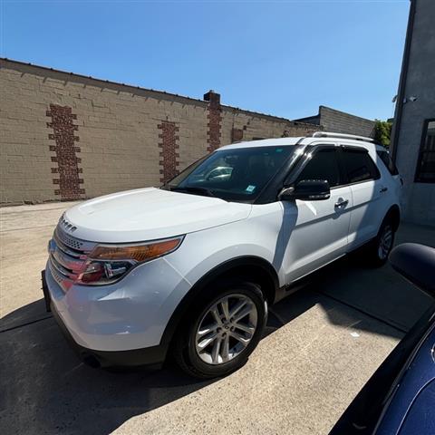 $9495 : 2015 Explorer XLT 4WD image 2