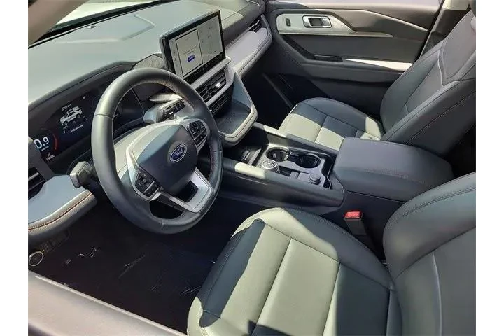 $39688 : Ford Explorer 2025 Active 4d image 3