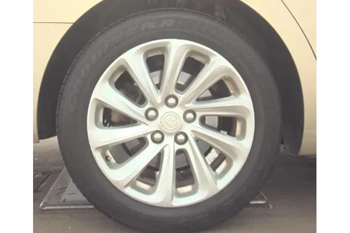 2016 LaCrosse Leather image 7