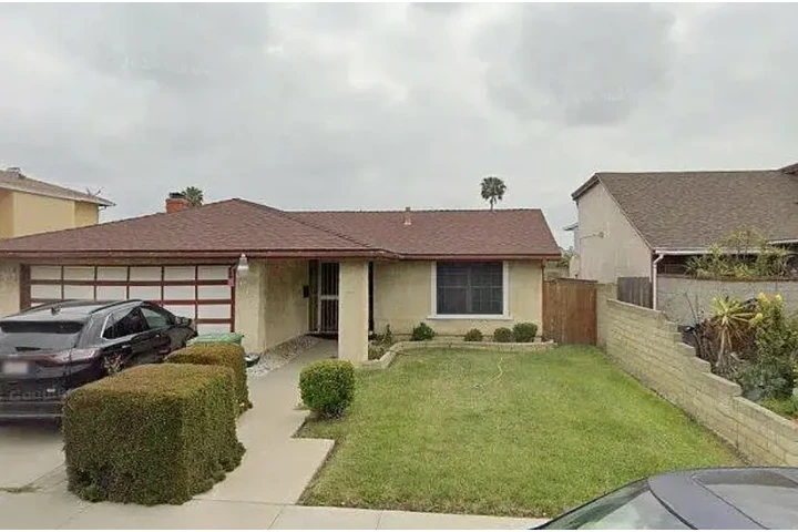 $2995 : E. Cyrene Drive, Carson image 1