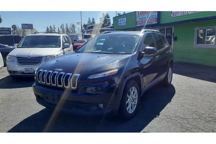 $8450 : 2014 Cherokee Latitude image 1