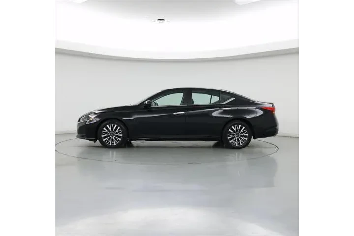 $24998 : Nissan Altima 2023 2.5 SV 4d image 3