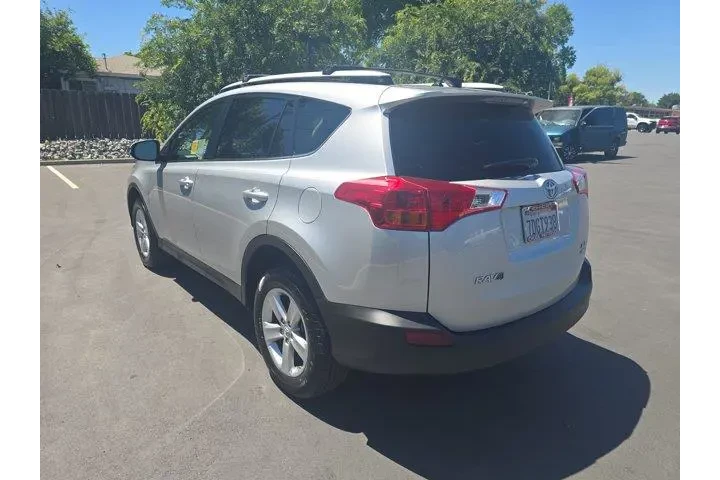 $14995 : Toyota RAV4 2013 AWD XLE 4dr image 5