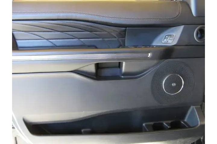 $38271 : Ford Expedition 2020 4x4 Pla image 9