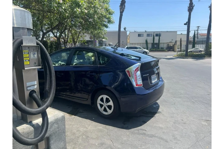 $14500 : Toyota Prius hybrid image 4