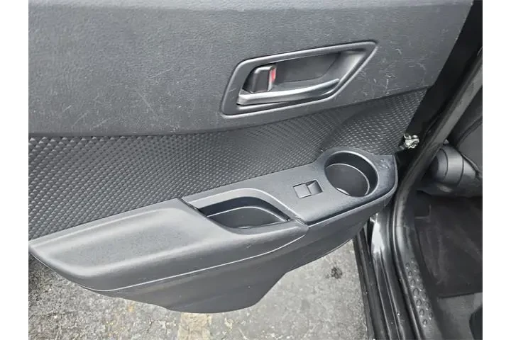 $13590 : Toyota C-HR 2021 XLE 4dr Cro image 10