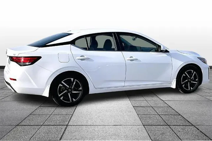 $19734 : Nissan Sentra 2024 SV 4dr Se image 9