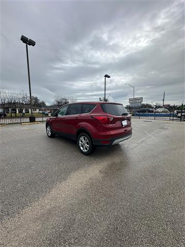 Ford Escape 2019 image 6