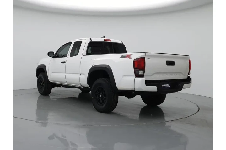 $26998 : Toyota Tacoma 2022 4x2 SR 4d image 2