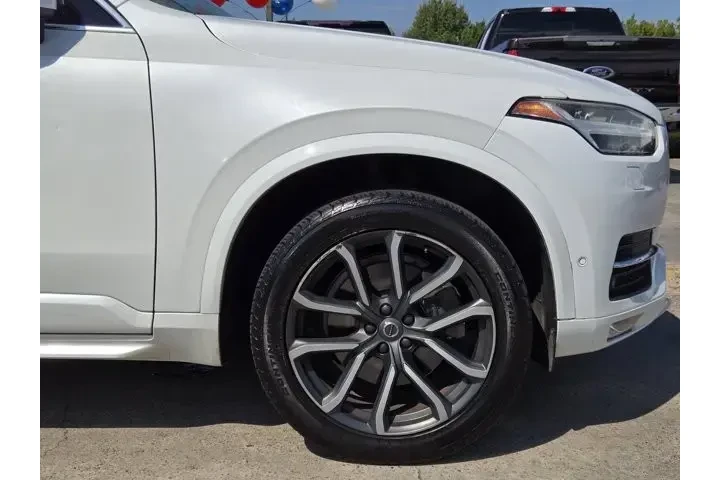 $16895 : Volvo XC90 2016 AWD T6 Momen image 8