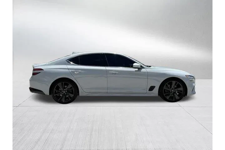 $25696 : Genesis G70 2023 2.0T 4dr Se image 4