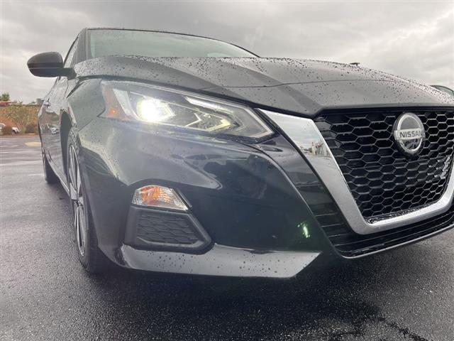 $19991 : PRE-OWNED 2022 NISSAN ALTIMA image 10