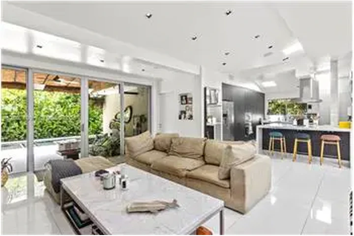 $15850 : Rental property with 4 bedro image 7