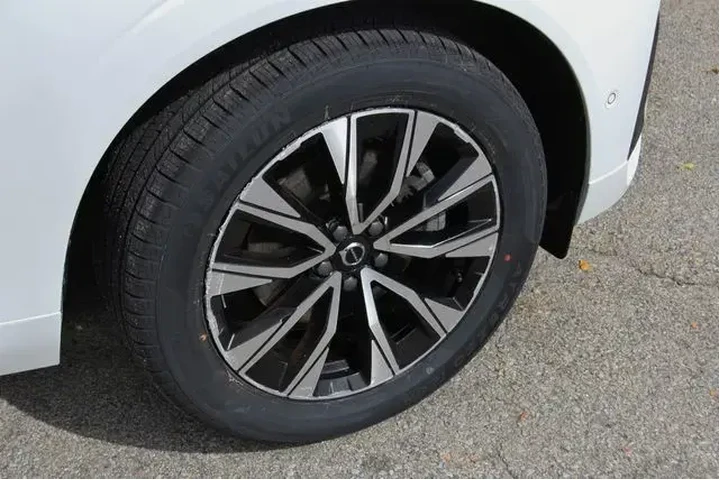 $32490 : Volvo XC60 2023 AWD B5 Plus image 10