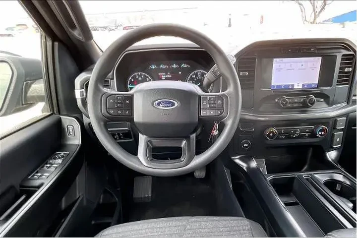 $35038 : Ford F-150 2023 4x2 XL 4dr S image 5