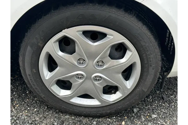$6990 : 2013 Fiesta S image 10
