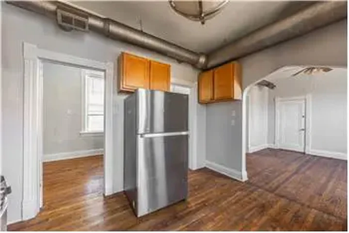 $1985 : Rental property with 2 bedro image 9