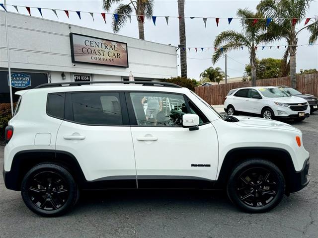 $11495 : 2018 Renegade Latitude image 6