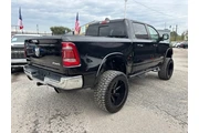 2021 RAM 1500 Laramie Crew Ca thumbnail