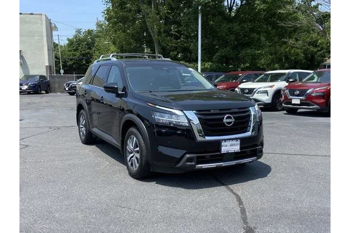 $33995 : Nissan Pathfinder 2024 AWD S image 2