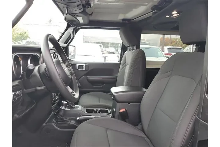 $24788 : Jeep Wrangler 2021 4x4 Sport image 10