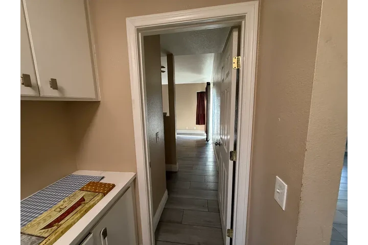 $1200 : Fontana - Move-In Ready image 3