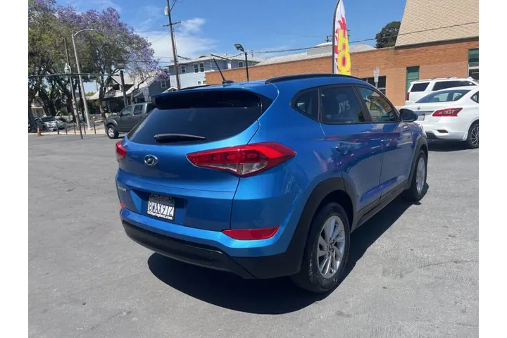 $13995 : 2017 Tucson SE image 6