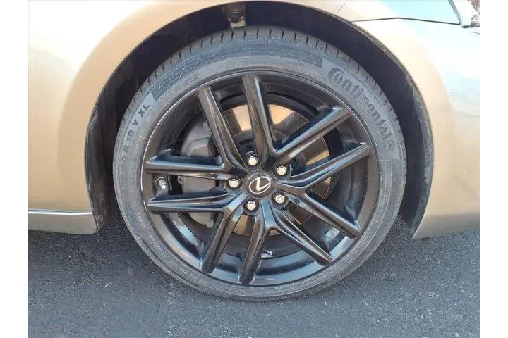 $26279 : Lexus IS 350 2017 4dr Sedan image 9