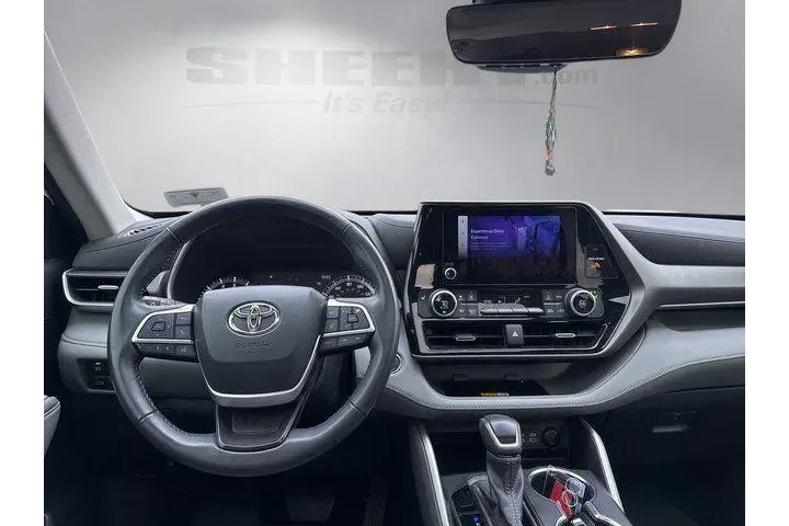$35950 : Toyota Highlander 2023 XLE 4 image 3