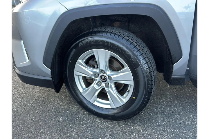 $23888 : Silver Certified 2020 RAV4 XLE image 4