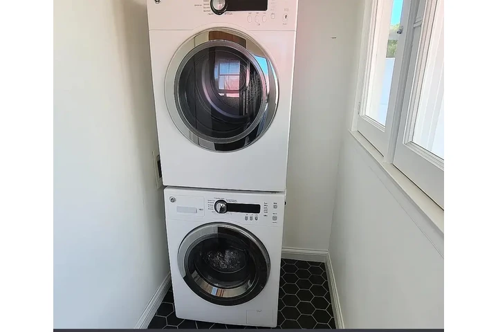 $800 : Single-family, Ready to move ! image 7