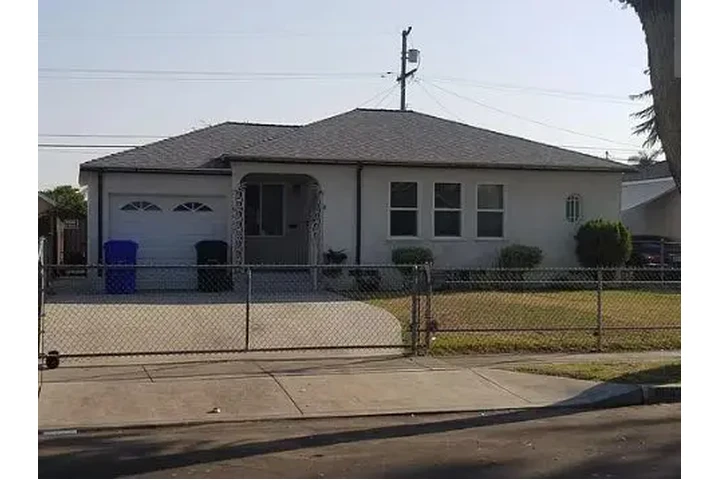 $1700 : HOUSE RENT IN South Gate image 1