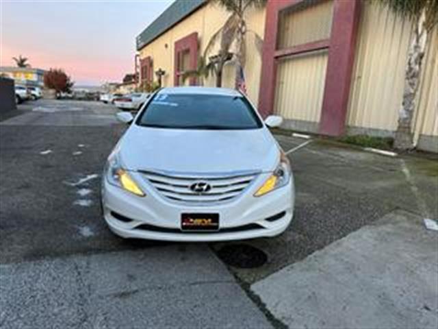 $12995 : 2013 HYUNDAI SONATA image 2