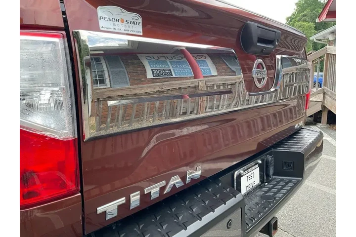 $29485 : Nissan Titan 2018 4x4 S 4dr image 9