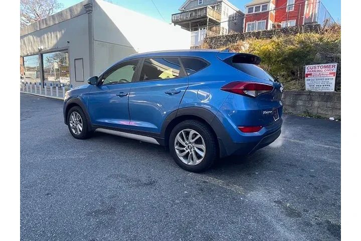 $12995 : 2017 Tucson SE Plus image 5