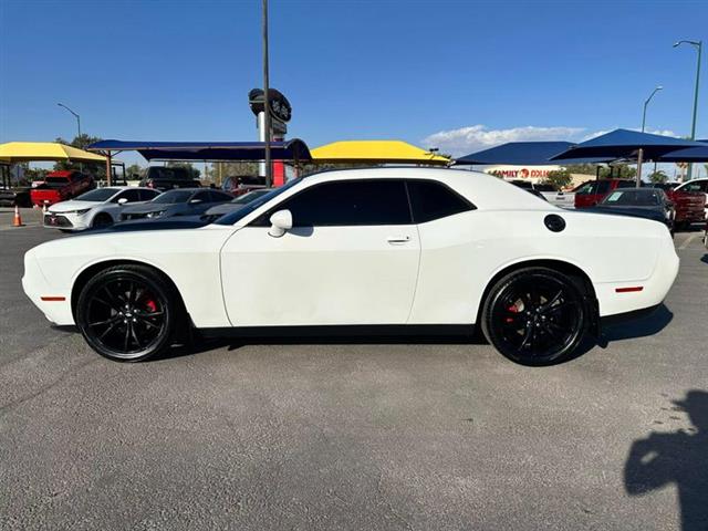 $19995 : Pre-Owned 2018 Challenger SXT image 9