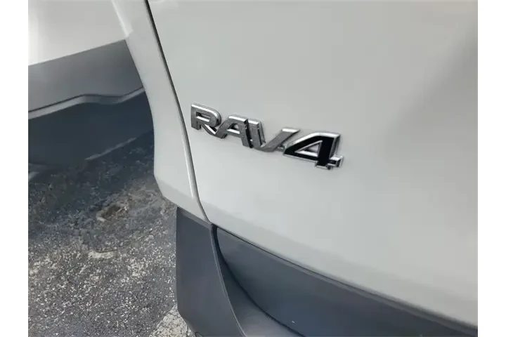$34990 : Toyota RAV4 Hybrid 2024 AWD image 5