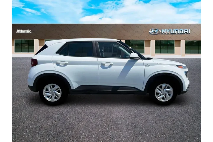 $17250 : Hyundai VENUE 2025 SE 4dr Cr image 9